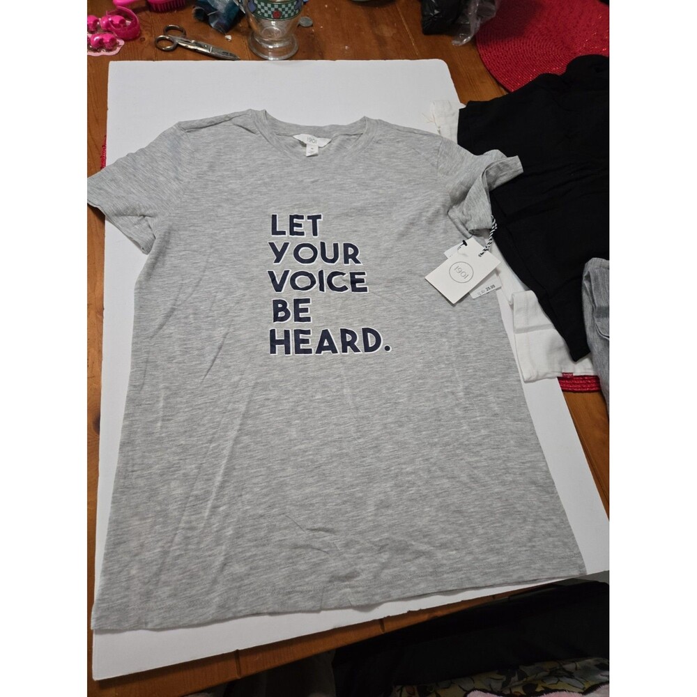 NWT NEW 1901 Heather Gray LET YOUR VOICE BE HEARD Vote Short Sleeve T-Shirt M